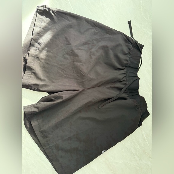 Asics Shorts - Picture 2 of 3